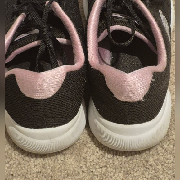 Skechers | Women's Black and Pink Athletic Sneakers | Size 10 - Picture 4 of 6